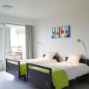 Hotel Middelpunt - Gratis Parking - Ontbijt Inbegrepen!, Middelkerke